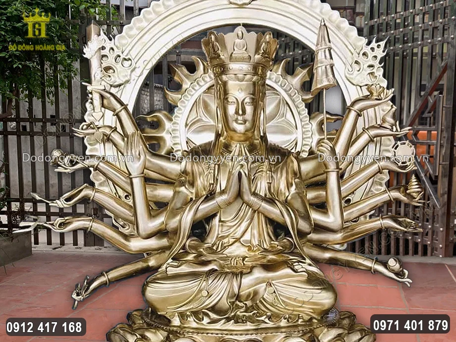 Từng họa tiết hoa văn được chăm ch&uacute;t v&ocirc; c&ugrave;ng tỉ mỉ